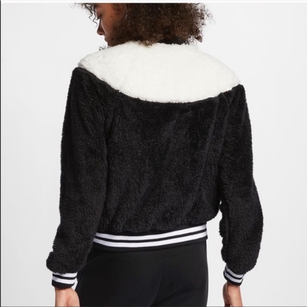 Nike Women's Sportswear Sherpa Bomber Jacket - Picture 2 of 6